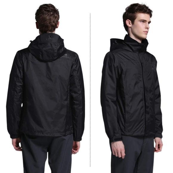 Camel Crown Other - NWT Black rain jacket waterproof lightweight M